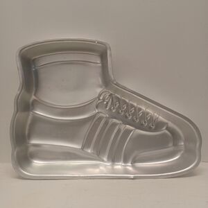 1979 Wilton Superstar Shoe Sneaker Cake Pan 502-1964 Birthday Sports Party
